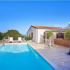 3 bedroom villa with pool and sea views near Scopello, sleeps 6